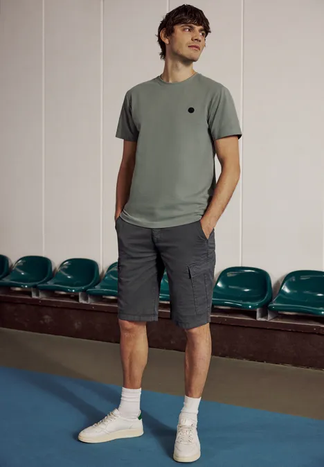 Bermudy o regularnym kroju w stylu cargo industrial grey