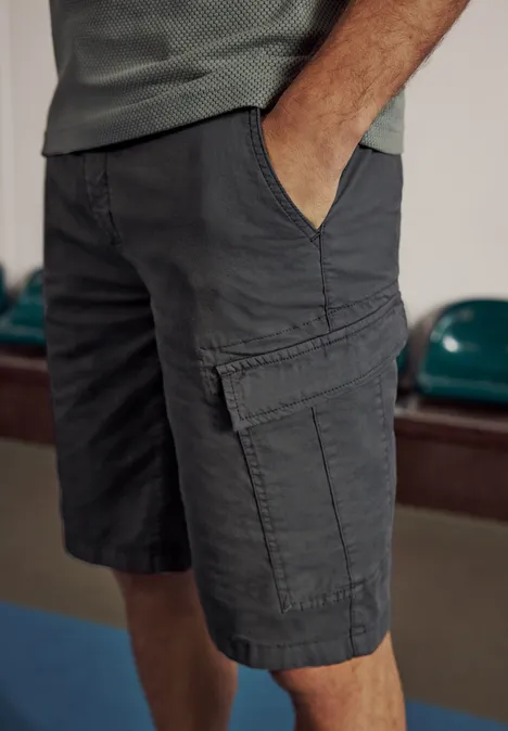 Bermudy o regularnym kroju w stylu cargo industrial grey