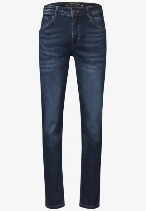 Een simpel donkerblauw spijkerbroek met rechte pasvorm en klassiek 5-pocket ontwerp.