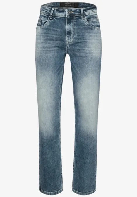 Straight Leg Jeans im Regular Fit soft greencast random wash Blaue Jeans mit geradem Bein und verwaschenem Look.