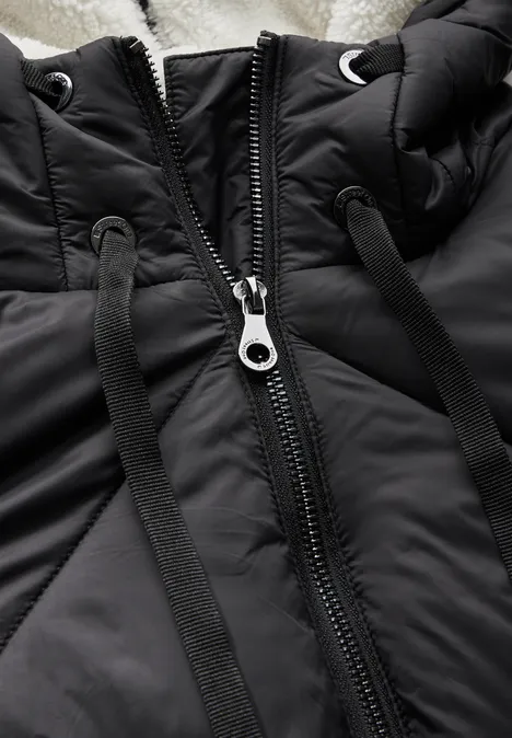 Steppmantel mit Kapuze Black