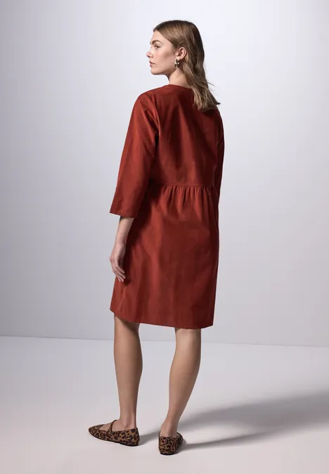 Cordkleid mit Volant cherry brown