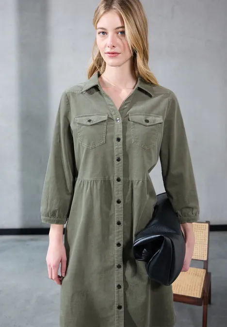 Cordkleid mit Volant reed green