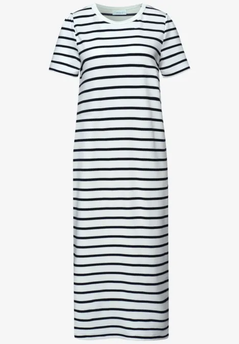Casual witte maxi-jurk met zwarte horizontale strepen en korte mouwen in T-shirtstijl.