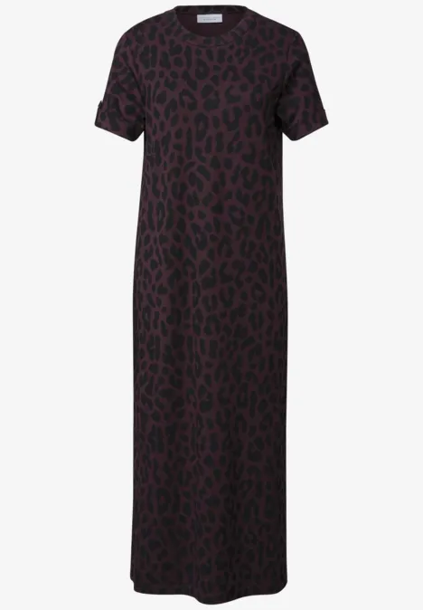 Midkleid mit Rundhals und Leo-Muster very berry Maxikleid mit kurzen Ärmeln und dunklem Leopardenmuster, locker fallend, knöchellang.