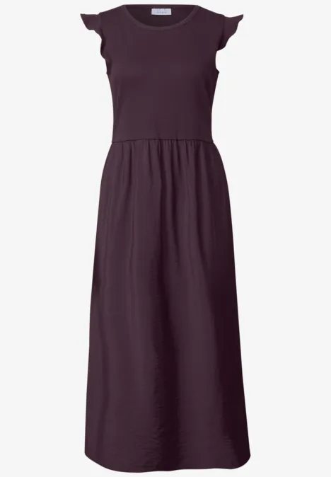 Midikleid im Strukturmix mit Rundhals very berry Ärmelloses, bodenlanges Kleid in kräftigem Lila mit feinen Rüschen an den Schultern