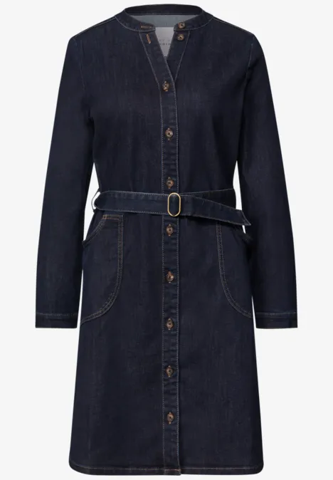 Dunkelblaue Denim-Kleid mit langen Ärmeln, Knopfleiste und Taillengürtel.