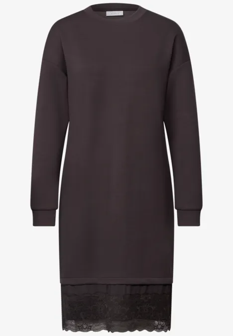 Minikleid mit Spitzendetail am Saum charred brown Langärmeliges, schlichtes Strickkleid mit Rundhalsausschnitt und Spitzenbesatz am Saum.