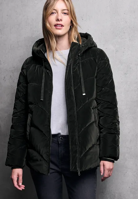 Jacke mit Wellen-Steppung Black