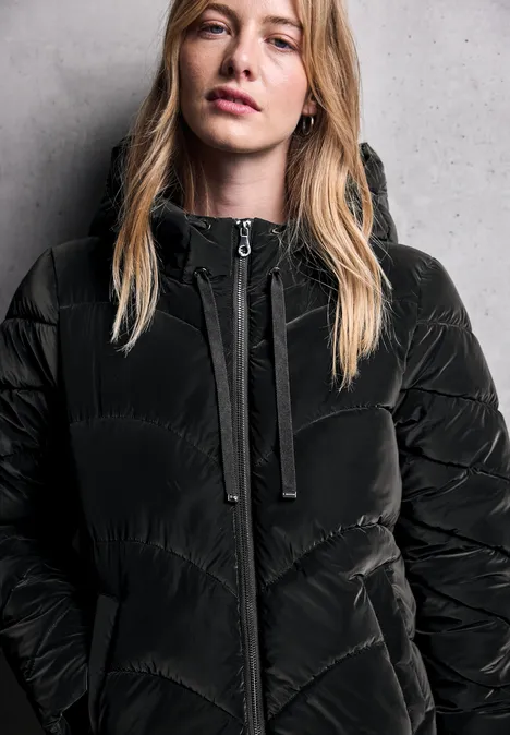 Jacke mit Wellen-Steppung Black