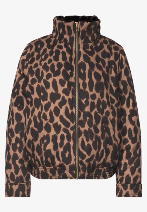 Leopardmuster-Jacke mit Reißverschluss und Stehkragen.