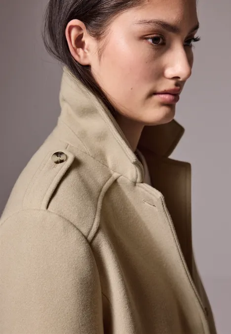 Kurze Jacke rich sand