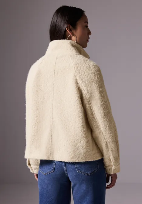 Jacke in Wolloptik almond white