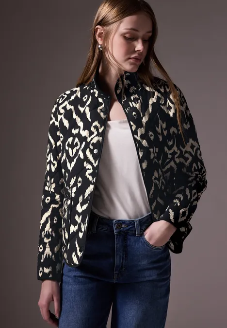 Bedruckte Steppjacke Black