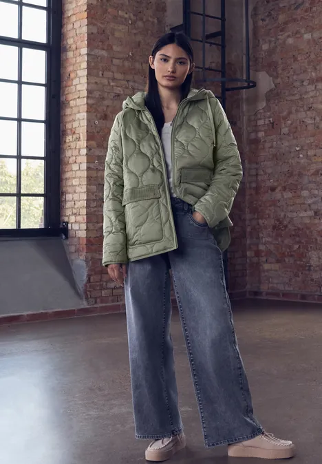 Veste matelassée avec capuche null