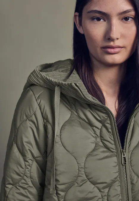 Veste matelassée avec capuche null