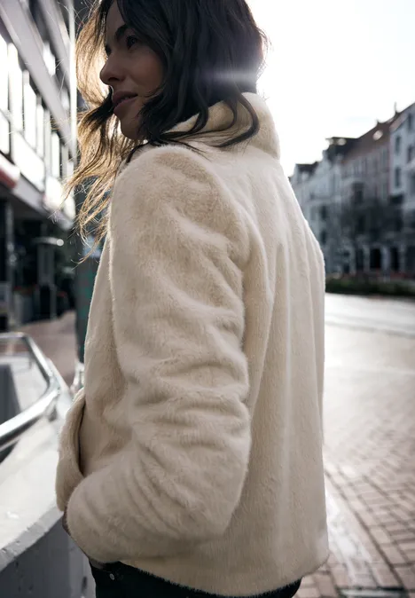 Veste en fausse fourrure soft beige