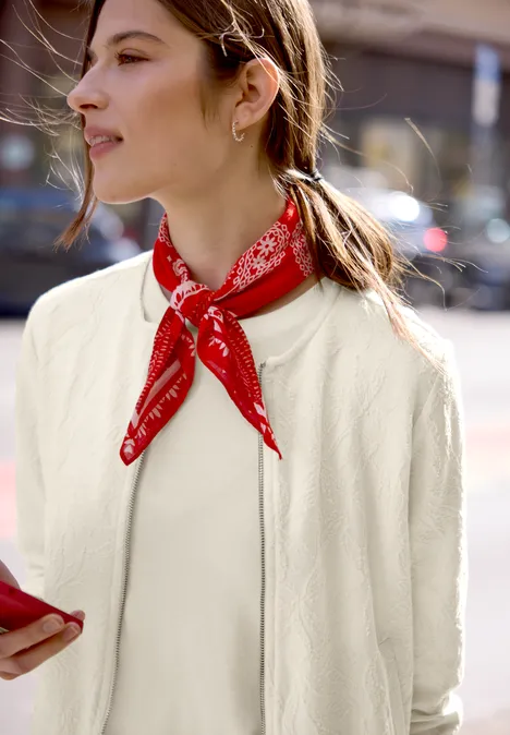 Blouson met bloemenstructuur en ritssluiting off white