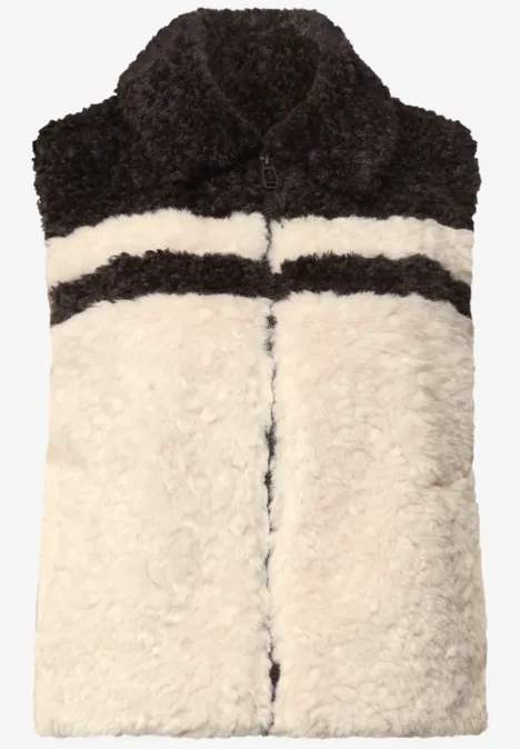 Weiche Teddy-Fleece-Weste in Weiß mit schwarzem Kragen und breiten schwarzen Streifen