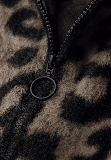 Flauschiger Leo Cardigan Black