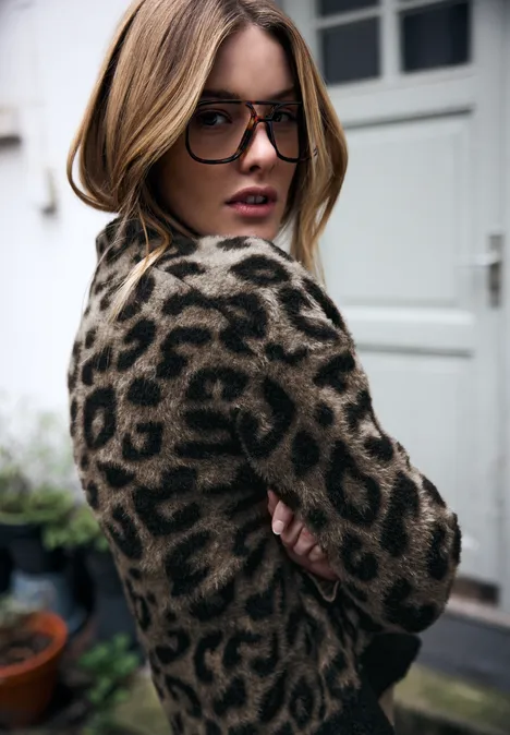 Flauschiger Leo Cardigan Black