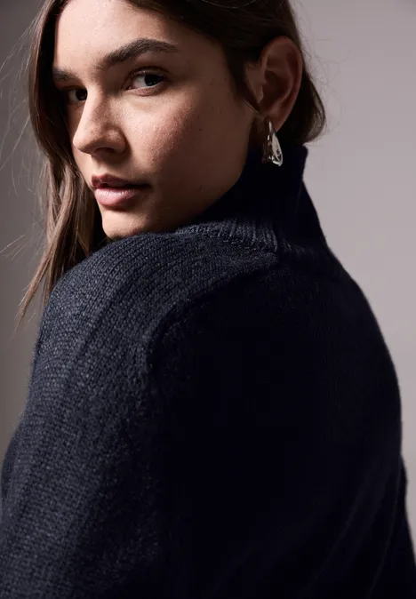 Pull à col tourbillon deep blue