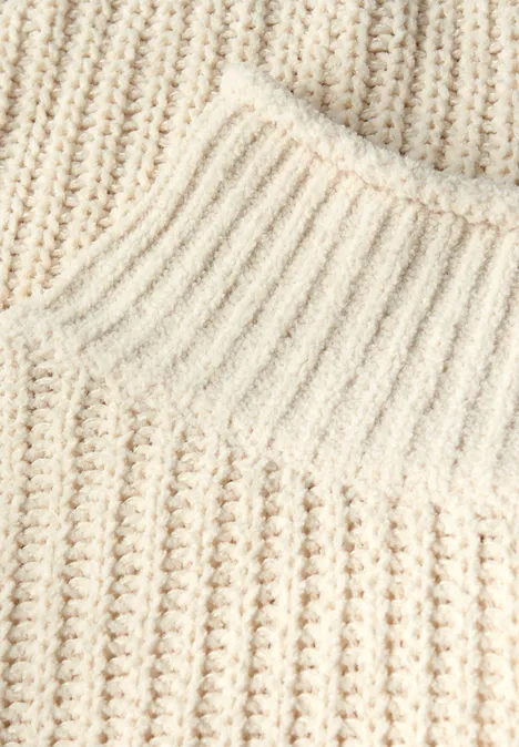 Turtleneck Pullover soft beige