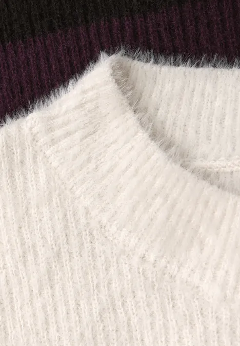 Pull à rayures en fil de plume soft beige