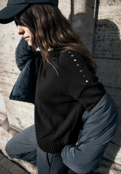 Pull avec rivets Black