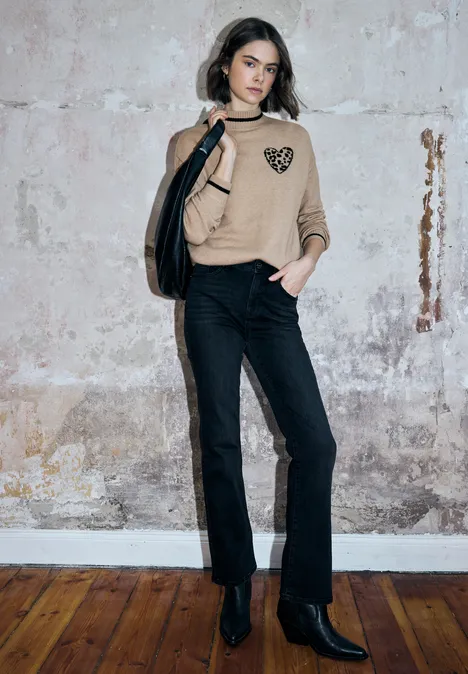 Pull jacquard à cœur buffed beige mel.