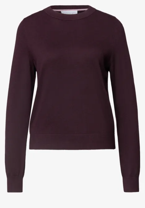 Dunkelvioletter, schlichter Pullover mit Rundhalsausschnitt und langen Ärmeln.