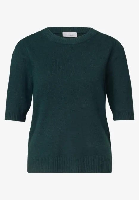 Dunkelgrüner Pullover mit halblangen Ärmeln, Rundhalsausschnitt und lockerer Passform.