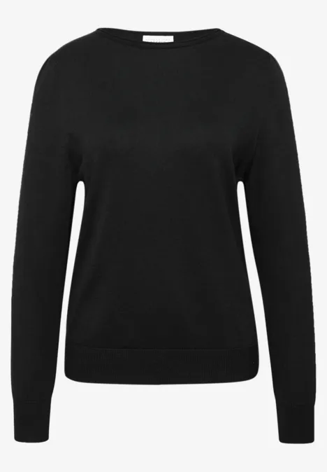 Schwarzer Pullover mit Rundhalsausschnitt und langen Ärmeln.