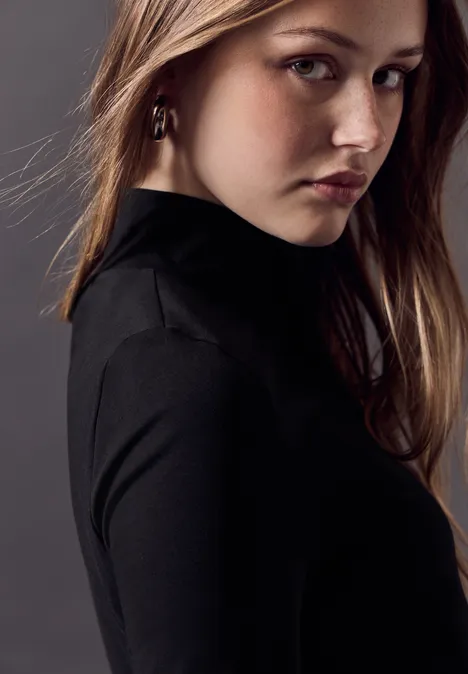 Shirt mit Turtleneck Black