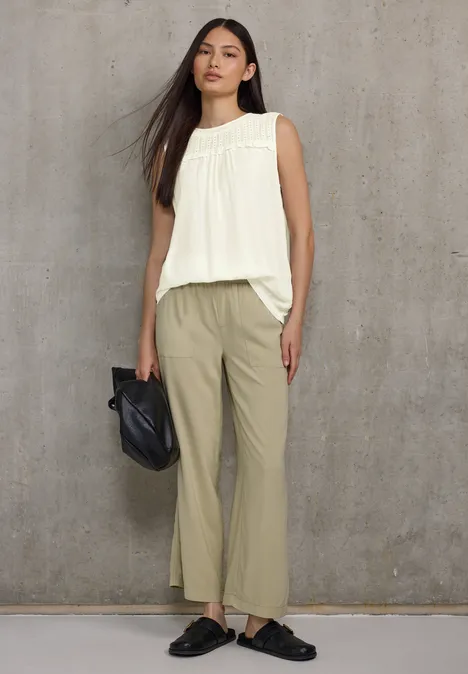 Top mit Mesh-Detail off white