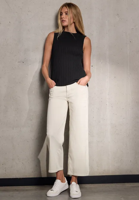 Top mit Rippstruktur Black