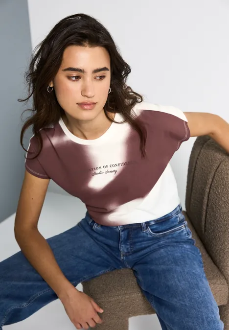 Shirt mit Print und Wording fudge red