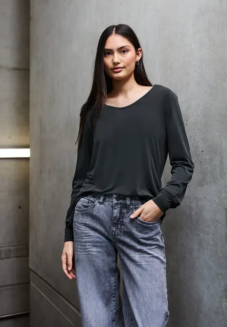 Silk-Look V-Neck Shirt Black