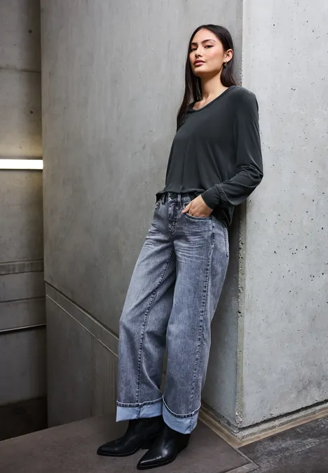 Silk-Look V-Neck Shirt Black