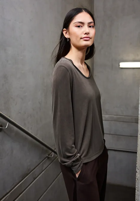 Silk-Look V-Neck Shirt dark auburn brown