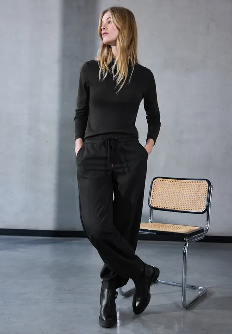 Koszulka z golfem Basic Black