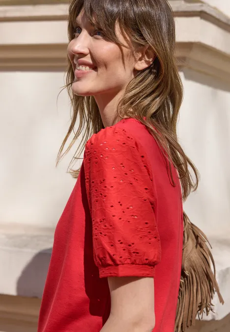 T-Shirt mit Rundhals und Spitzenärmeln chili red