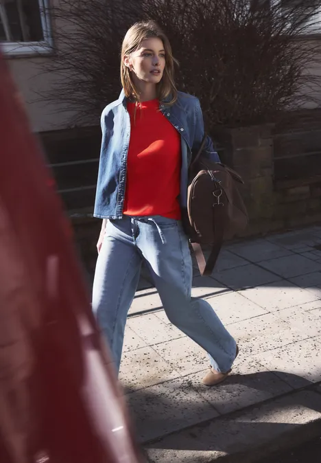 Basic Shirt mit U-Boot-Ausschnitt torch red Basic Shirt mit U-Boot-Ausschnitt torch red