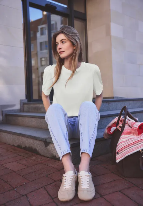 T-Shirt mit Rundhals und Puffärmeln off white T-Shirt mit Rundhals und Puffärmeln off white