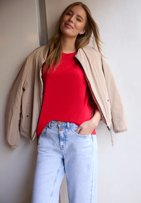 T-shirt avec un cœur imprimé torch red