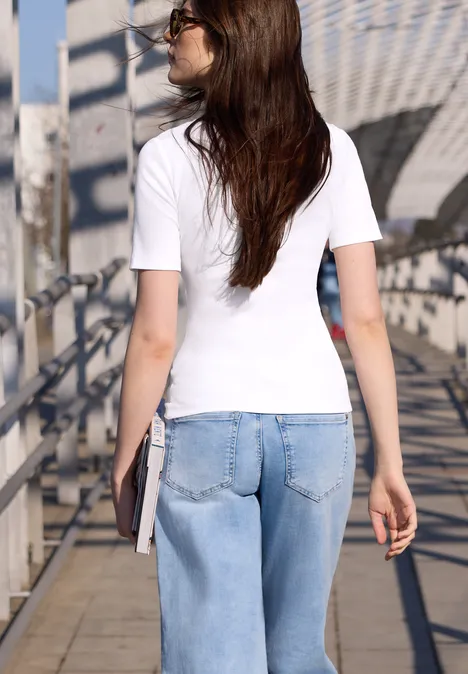 Basic T-Shirt in Rippstruktur White