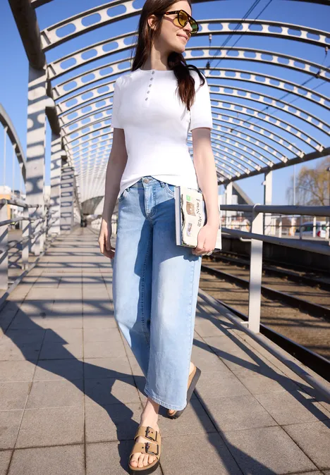 Basic T-Shirt in Rippstruktur White