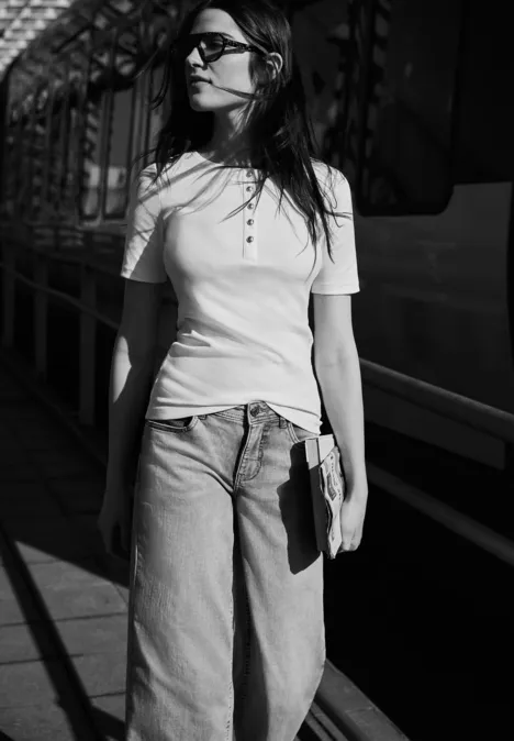 Basic T-Shirt in Rippstruktur White