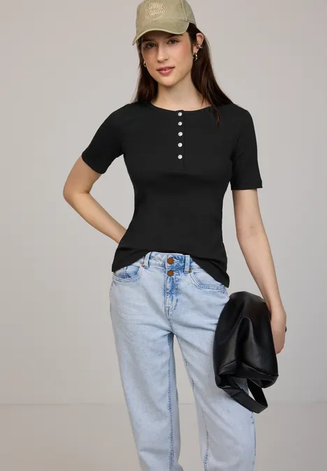 Koszulka Basic z prążkowaną strukturą w prążki Black