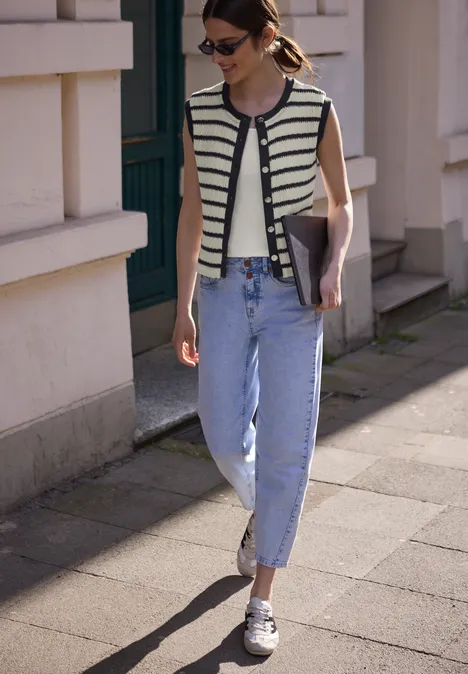 Weste mit Rundhals und Streifen off white Weste mit Rundhals und Streifen off white